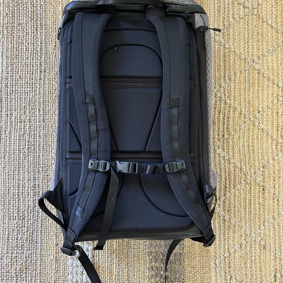 Lululemon Backpack - Picture 5 of 7